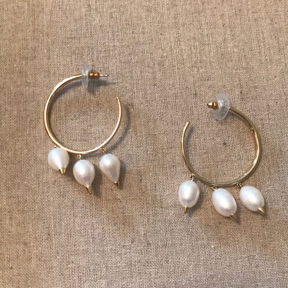 Stella & Dot Natrella pearl hoops